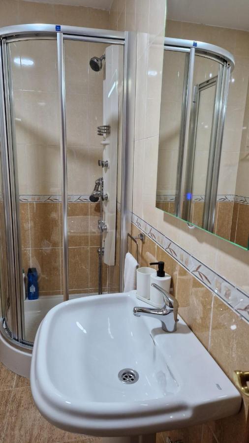 Apartamento Baeza Cozar 1 Apartment Екстериор снимка